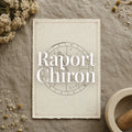 Raport Chiron Astral Herbarium: harta natală cu Chiron încercuit, casa lui evidențiată și aspectele lui trasate, pe o foaie de hârtie personalizată